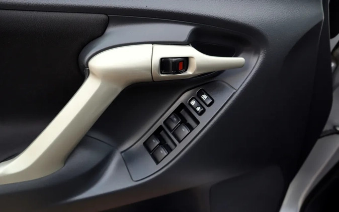 Toyota Verso cena 28900 przebieg: 205000, rok produkcji 2009 z Gołdap małe 529